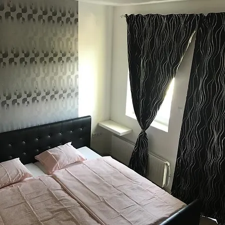 Corner Apartman 1